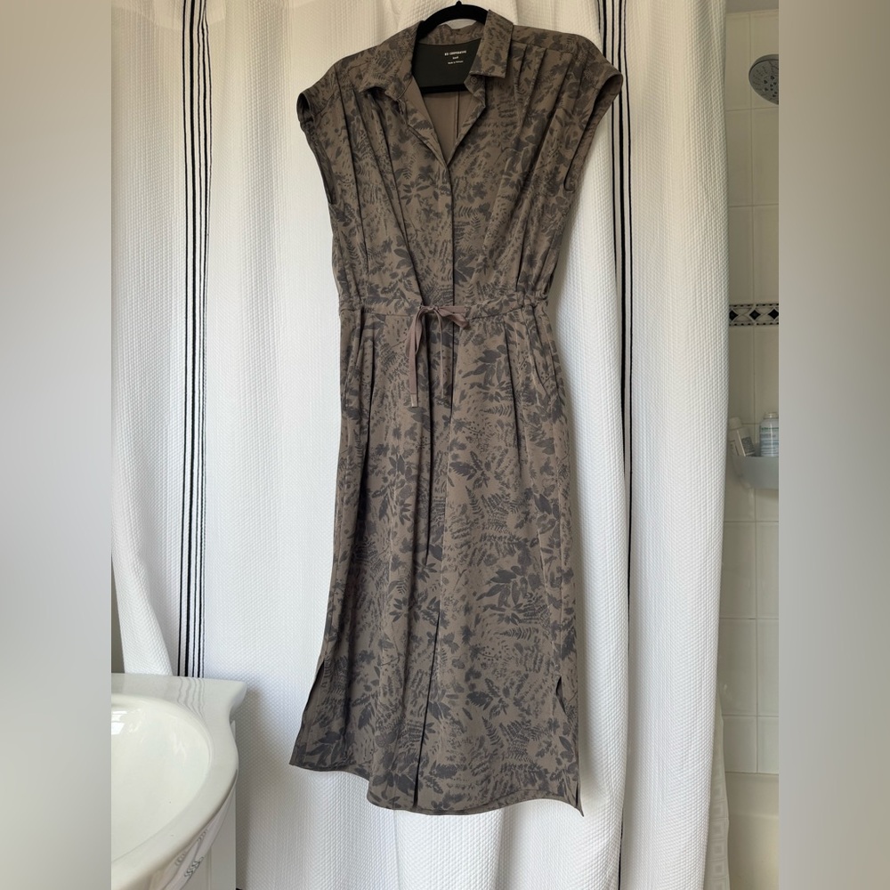 REI Floral Gray/Brown Active Dress with Belt